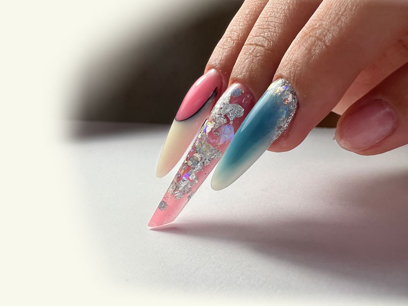 «کاشت و طراحی ناخن تخصصی در مارلیک | خدمات لمینت، ترمیم، دیزاین ناخن | سالن زیبایی تارا متقی»