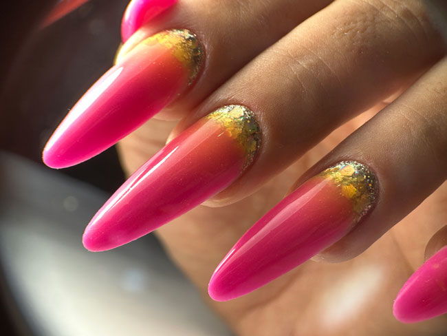 کاشت و طراحی ناخن تخصصی در مارلیک